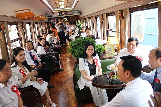 Tận hưởng chuyến tàu VIP Hà Nội - Hải Phòng chỉ với 300.000 đồng/lượt Tận hưởng chuyến tàu VIP Hà Nội - Hải Phòng chỉ với 300.000 đồng/lượt