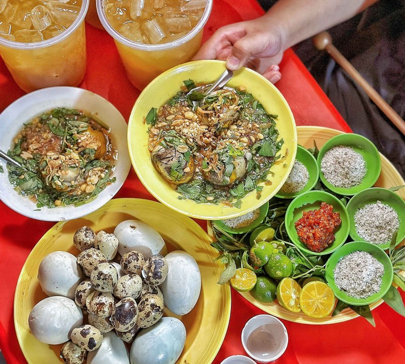 Hột vịt lộn, hay còn gọi là trứng vịt lộn, đã trở thành món ăn phổ biến không chỉ tại các thành phố lớn như Hà Nội, TP.HCM mà còn ở các tỉnh thành khác. Hột vịt lộn, hay còn gọi là trứng vịt lộn, đã trở thành món ăn phổ biến không chỉ tại các thành phố lớn như Hà Nội, TP.HCM mà còn ở các tỉnh thành khác.