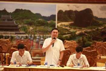 Chùa Tam Chúc miễn phí thuyền, xe điện phục vụ chiêm bái xá lợi Phật