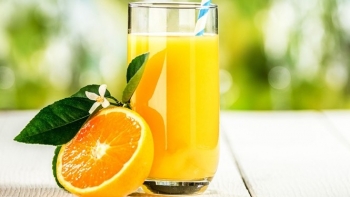 Từ nước cam đến sinh tố cải bó xôi: Đồ uống vàng cho hệ xương khỏe mạnh