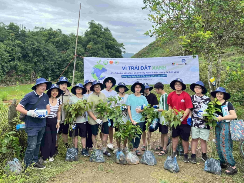 Phủ xanh Tây Bắc, phục hồi rừng tự nhiên với 30.000 cây xanh