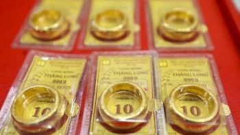 Giá vàng lao dốc, chênh lệch mua – bán lên tới 3 triệu đồng/lượng