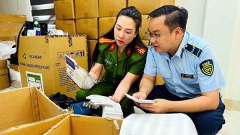 Dược sĩ gắn mác hàng ngoại cho hơn 100 tấn thực phẩm chức năng, thiết bị y tế giả