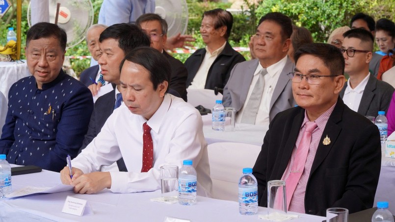 Các đại biểu và khách mời tại buổi lễ Các đại biểu và khách mời tại buổi lễ