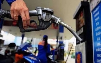 Giá xăng giảm nhẹ, giá dầu tăng từ chiều 11/9
