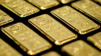 Giá vàng thế giới giảm mạnh, nhưng xu hướng dài hạn vẫn lạc quan
