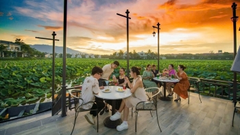 Vườn Vua Resort & Villas – Thức giấc cùng mùa sen thanh khiết nơi trung du Phú Thọ