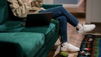 Rung chân – thói quen vô thức cảnh báo bất ổn sức khỏe