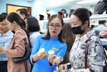 Báo chí – ngọn đèn trong "mê cung tiêu dùng"