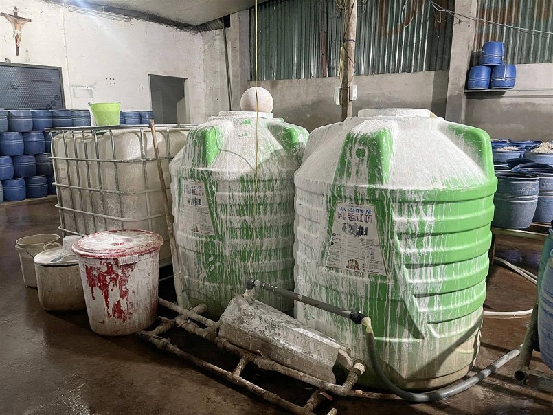 Số hóa chất dùng để ngâm giá đỗ tại các cơ sở này. Ảnh: ND