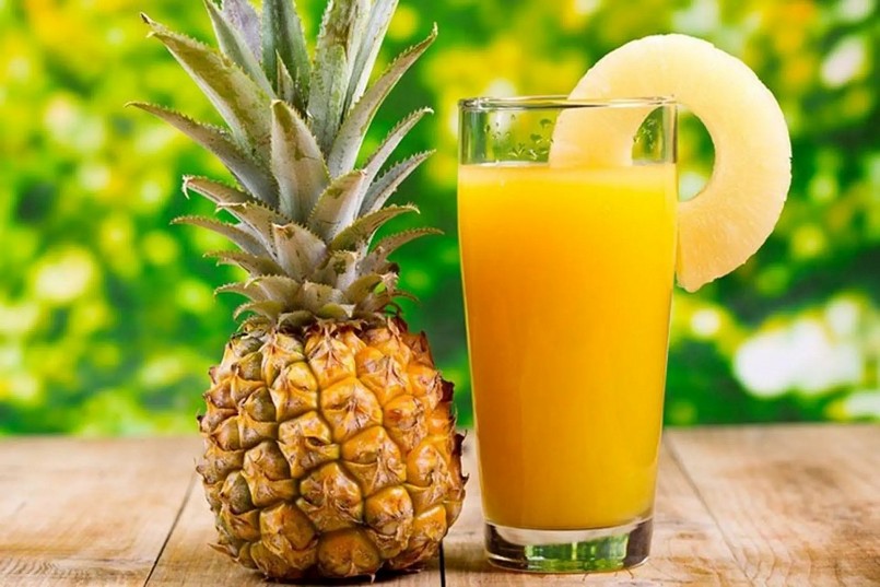 Nước ép dứa cung cấp vitamin C, magie, kẽm và canxi – những vi chất giúp xương chắc khỏe.