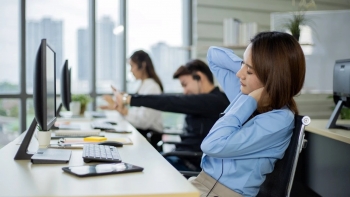 Thận “kiệt sức” vì lối sống văn phòng sai cách