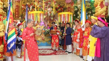 Ngai vàng Điện Thái Hòa và lời cảnh tỉnh về sự mai một tính thiêng