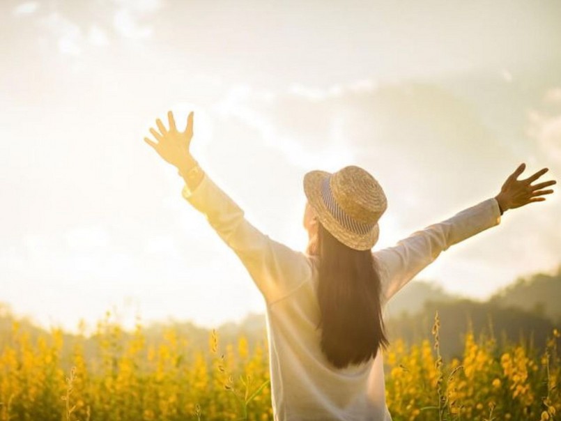 Tắm nắng đúng cách: “liều thuốc miễn phí” giúp cơ thể tổng hợp vitamin D hiệu quả