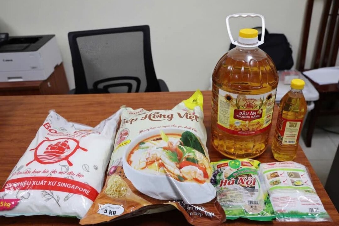 Các mặt hàng giả của Công ty Famimoto. 