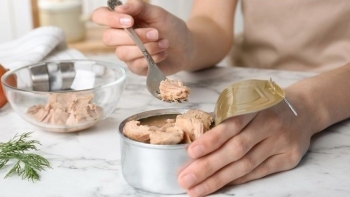 Cá ngừ đóng hộp sụt giảm mạnh, cảnh báo nguy cơ kéo lùi toàn ngành