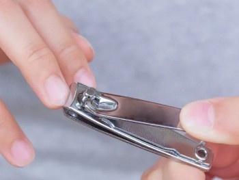Cắt móng tay sai cách có nguy cơ viêm nhiễm, mưng mủ