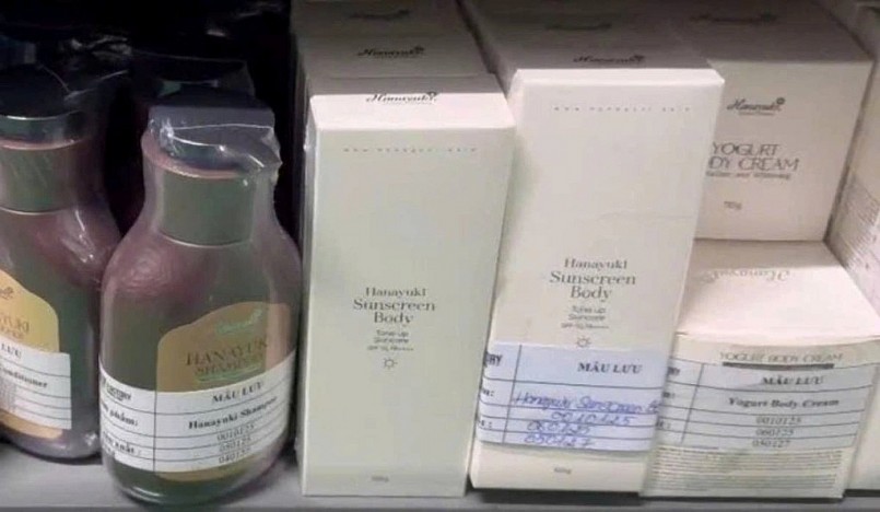 Sản phẩm do Đoàn Di Băng quảng cáo có chỉ số chống nắng là 50 nhưng thực tế chỉ 2,4 (trong ảnh là mẫu lưu tại công ty). Ảnh: Thái Hà