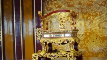 Ngai vàng triều Nguyễn bị xâm hại - Lỗ hổng trong bảo vệ bảo vật quốc gia