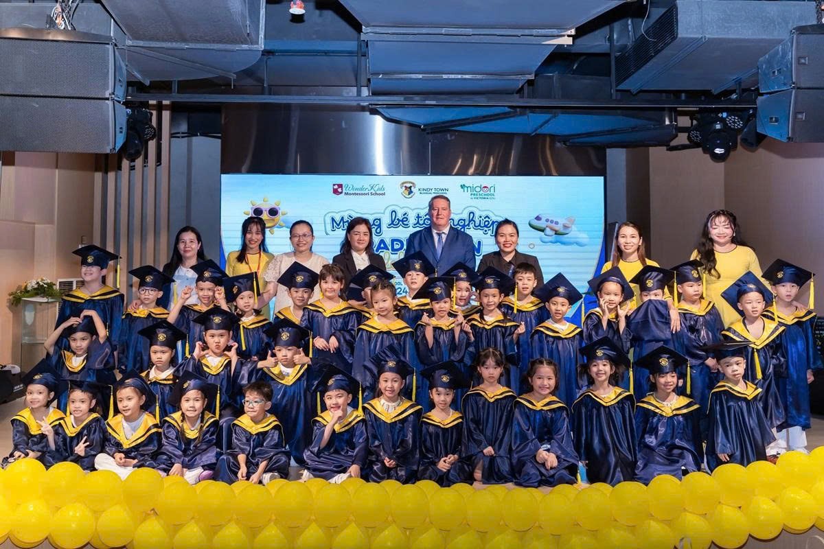 Lễ tổng kết của khối mầm non Victoria Preschool.