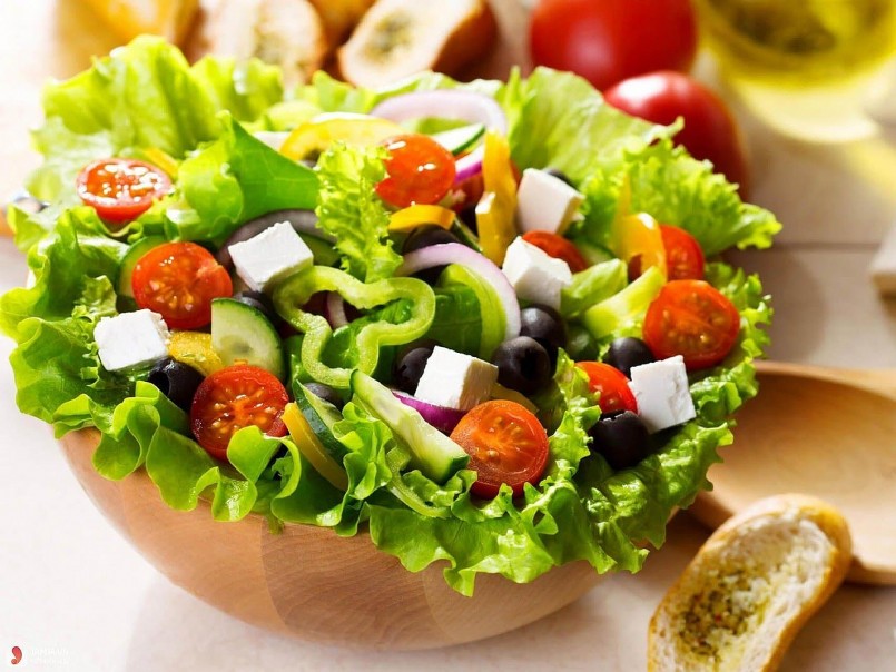 Salad rau củ  Đây là lựa chọn vừa nhẹ nhàng, vừa bổ dưỡng cho mùa hè.