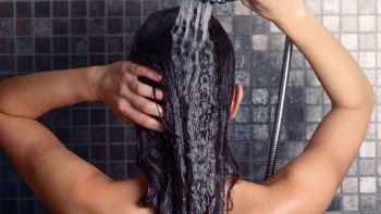 Tắm khuya, tắm nhiều khi trời nóng có tốt không