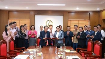 Nhà xuất bản Giáo dục Việt Nam ký kết thỏa thuận hợp tác với Nhà xuất bản Giáo dục và Thể thao Lào