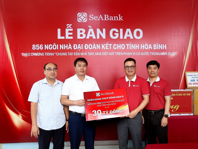 SeABank ban giao nha cho tinh Hoa Binh