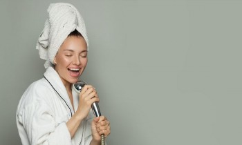 Hát trong khi tắm – thú vui đơn giản, lợi ích bất ngờ