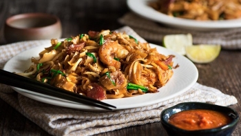 Đến Bukit Jalil xem bóng, thưởng ngay 5 đặc sản trứ danh