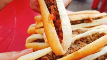 Bánh mì cay Hải Phòng - Món ăn nhỏ mang hương vị lớn