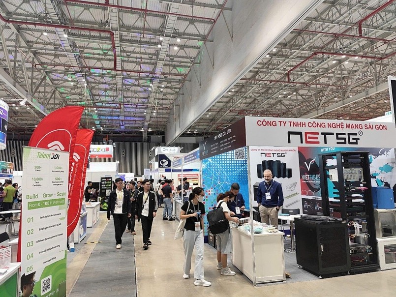 Tăng cường bảo mật mạng là yếu tố sống còn trong chuyển đổi số của ngành logistics, nhằm ngăn chặn các cuộc tấn công tinh vi. Tăng cường bảo mật mạng là yếu tố sống còn trong chuyển đổi số của ngành logistics, nhằm ngăn chặn các cuộc tấn công tinh vi.