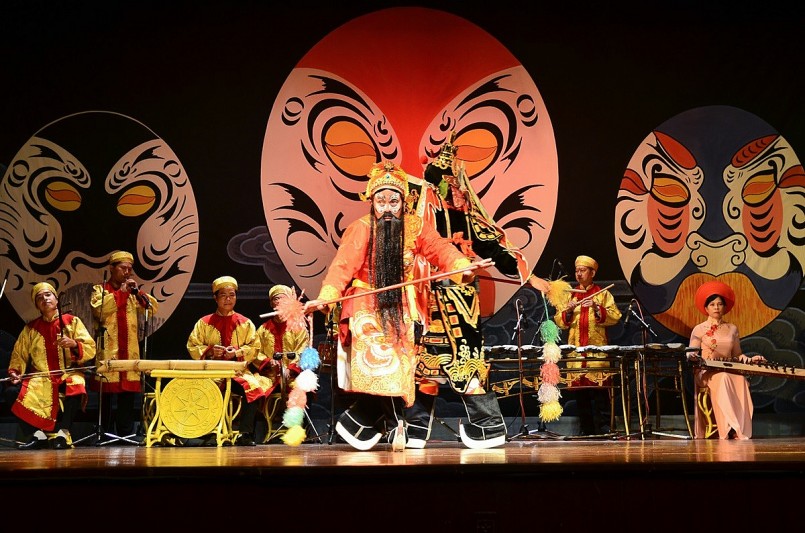 Giữa khó khăn chồng chất, nhiều nghệ sĩ vẫn lặng thầm gìn giữ ngọn lửa nghề