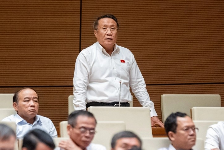 Đại biểu Hà Sỹ Đồng nêu ý kiến tại phiên họp sáng 17.6. Ảnh Gia Hân