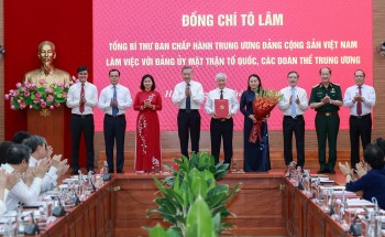 Tổng Bí thư Tô Lâm trao quyết định thành lập Cơ quan Ủy ban Trung ương MTTQ Việt Nam