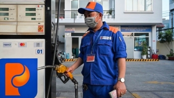 Giá xăng tăng lần thứ ba liên tiếp, dầu mazut hạ nhiệt