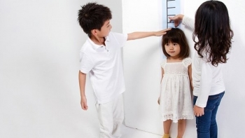 Vì sao chiều cao người Việt thấp hơn chuẩn thế giới gần 8 cm?