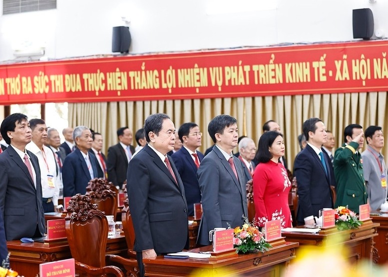 Chủ tịch Quốc hội Trần Thanh Mẫn và các đại biểu dự Lễ công bố các Nghị quyết, Quyết định về sáp nhập đơn vị hành chính tại Cần Thơ - Ảnh: Nhân dân