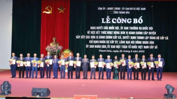 Thanh Hóa tạo đột phá chiến lược từ tổ chức bộ máy: Công bố nhân sự chủ chốt tại 166 xã, phường