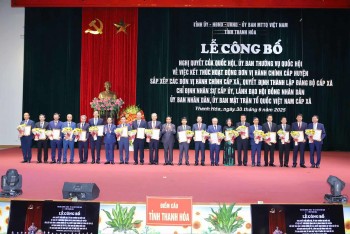 Thanh Hóa tạo đột phá chiến lược từ tổ chức bộ máy: Công bố nhân sự chủ chốt tại 166 xã, phường