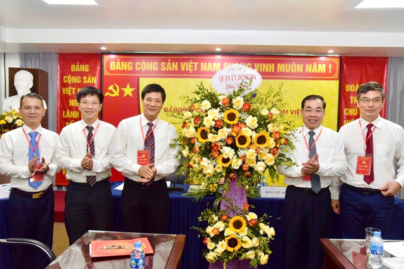 Đảng bộ Công ty CP Halcom Việt Nam tổ chức thành công Đại hội nhiệm kỳ 2025 – 2030. Ông Nguyễn Việt Dũng (bìa phải) giữ cương vị Phó Bí thư Đảng ủy trong nhiệm kỳ mới này. Ảnh: Halcom VN