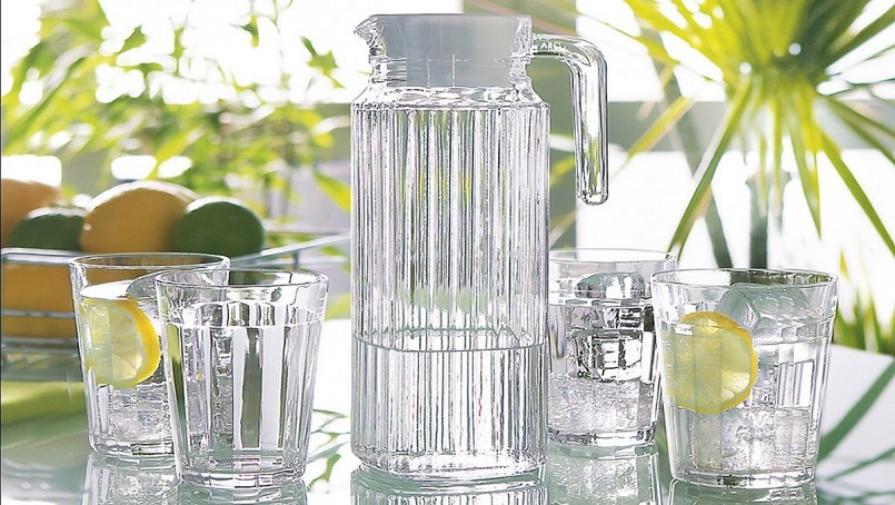 Việc uống một ly nước ấm vào buổi sáng không chỉ giúp thanh lọc cơ thể, làm dịu hệ tiêu hóa mà còn hỗ trợ giảm mệt mỏi.