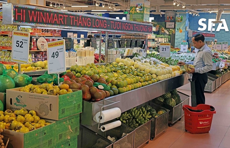 Trái cây Việt được bày bán phong phú tại hệ thống bán lẻ, cho thấy tiềm năng mở rộng thị trường và nâng cao giá trị tiêu dùng trong nước.