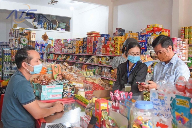 Nhiều hộ kinh doanh hiện hoạt động với quy mô lớn nhưng chưa được quản lý như doanh nghiệp, gây khó khăn trong việc áp dụng chính sách thuế và hỗ trợ phát triển.