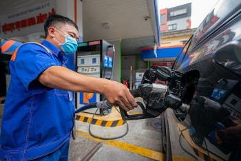 Giá xăng vượt mốc 20.000 đồng/lít từ 15h hôm nay