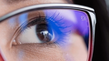 Kính chống ánh sáng xanh có phải là giải pháp bảo vệ mắt?