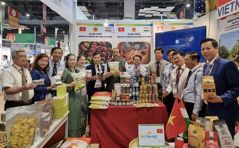 Doanh nghiệp Việt giới thiệu sản phẩm tại hội chợ thương mại – nỗ lực khẳng định chất lượng và xây dựng thương hiệu bền vững. Doanh nghiệp Việt giới thiệu sản phẩm tại hội chợ thương mại – nỗ lực khẳng định chất lượng và xây dựng thương hiệu bền vững.