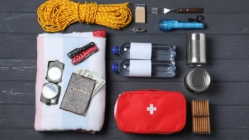 Bão Wipha tiến vào Biển Đông: "Chủ động" với những thiết bị sinh tồn cần có trong mỗi gia đình