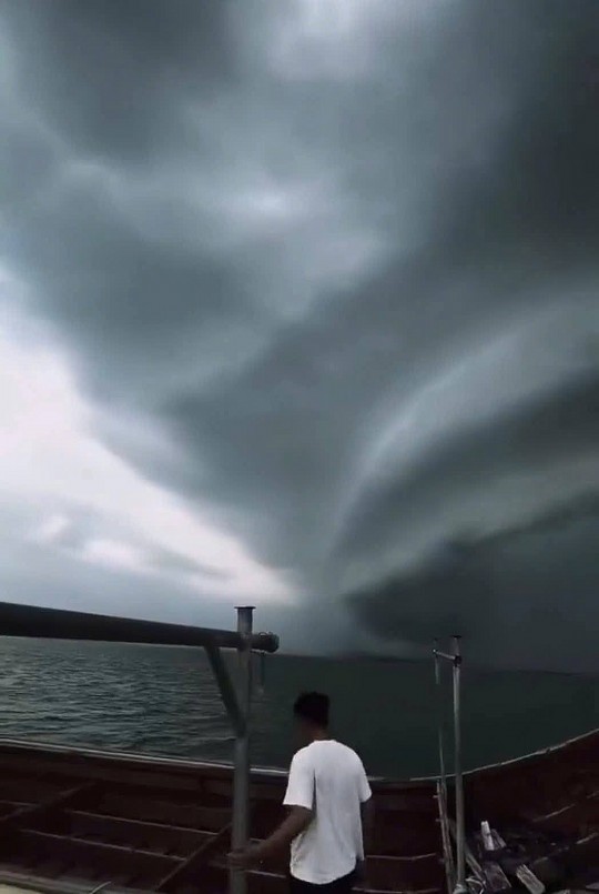 Bầu trời Quảng Ninh sáng nay. (Ảnh internet)