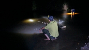 Giữ ấm, giữ khô, giữ an toàn: 'Bộ ba nguyên tắc vàng' giúp bạn vượt bão